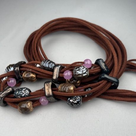 collier porcelaine décoration perle sur cuir TALDORIA
