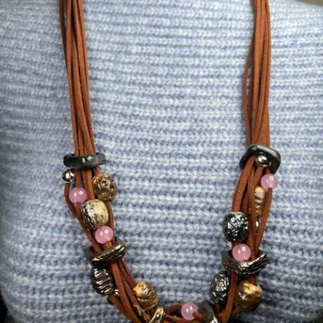 collier porcelaine avec décoration ELANDRA