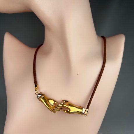 COLLIER MAINS DOREE OR ANASTASSIA