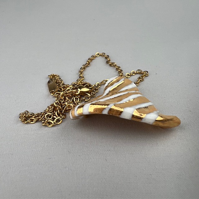 COLLIER OR CEOUR BLANCE LELENA 3