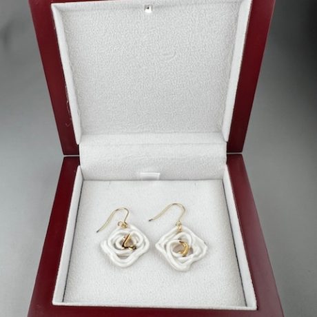 boucle d'oreilles OR ZOYA dans son écrin