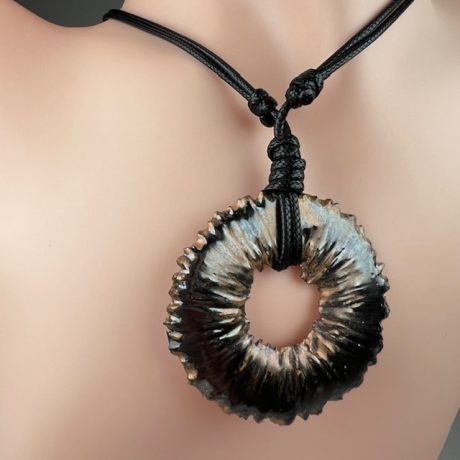 collier porcelaine peinture métallisée sur cordon LADOGA